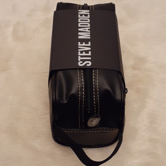 (NWT) STEVE MADDEN TRAVEL CASE - Picture 2 of 5